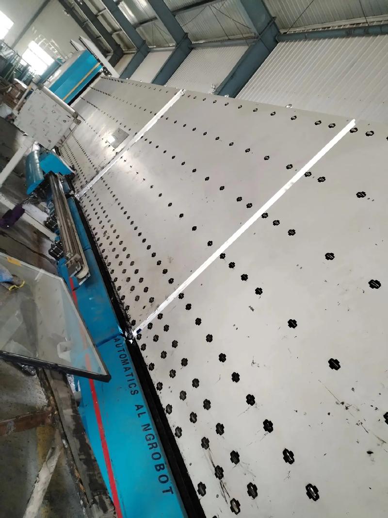 伊犁宇科商貿(mào)#中空玻璃生產(chǎn)線 #生產(chǎn)車間現(xiàn)場(chǎng) #鋼化