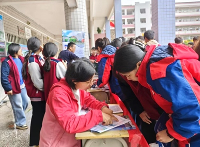 江門商貿(mào)職業(yè)技術(shù)學(xué)院在五華縣棉洋中學(xué)春招咨詢會(huì)成功舉辦